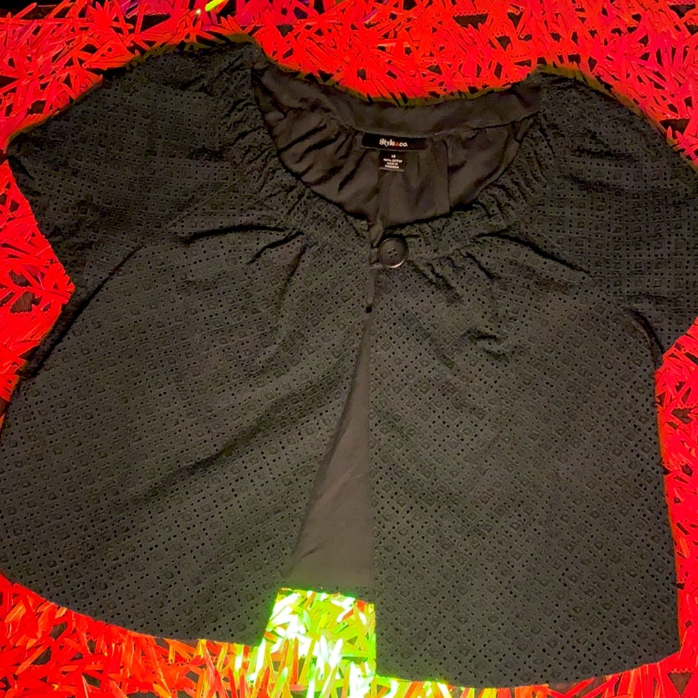 Black Short Sleeved Cropped Blazer